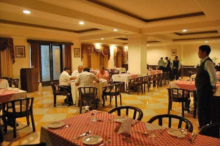 Hotel Rudra Continental Rudrapur Dış mekan fotoğraf