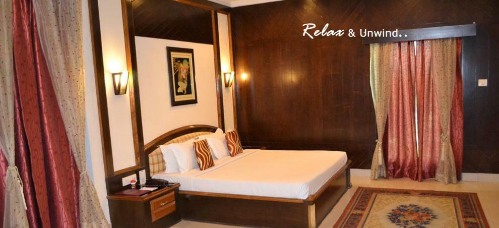Hotel Rudra Continental Rudrapur Dış mekan fotoğraf