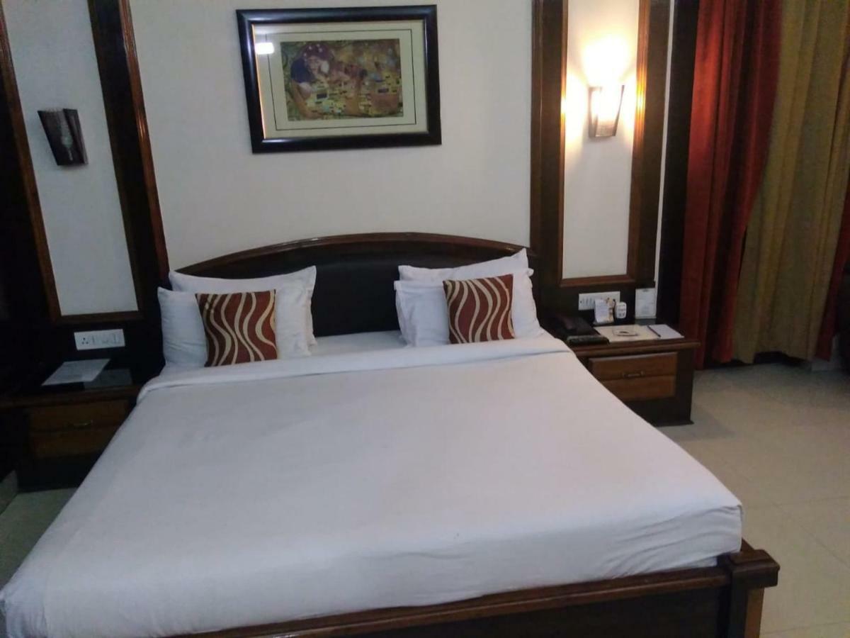 Hotel Rudra Continental Rudrapur Dış mekan fotoğraf