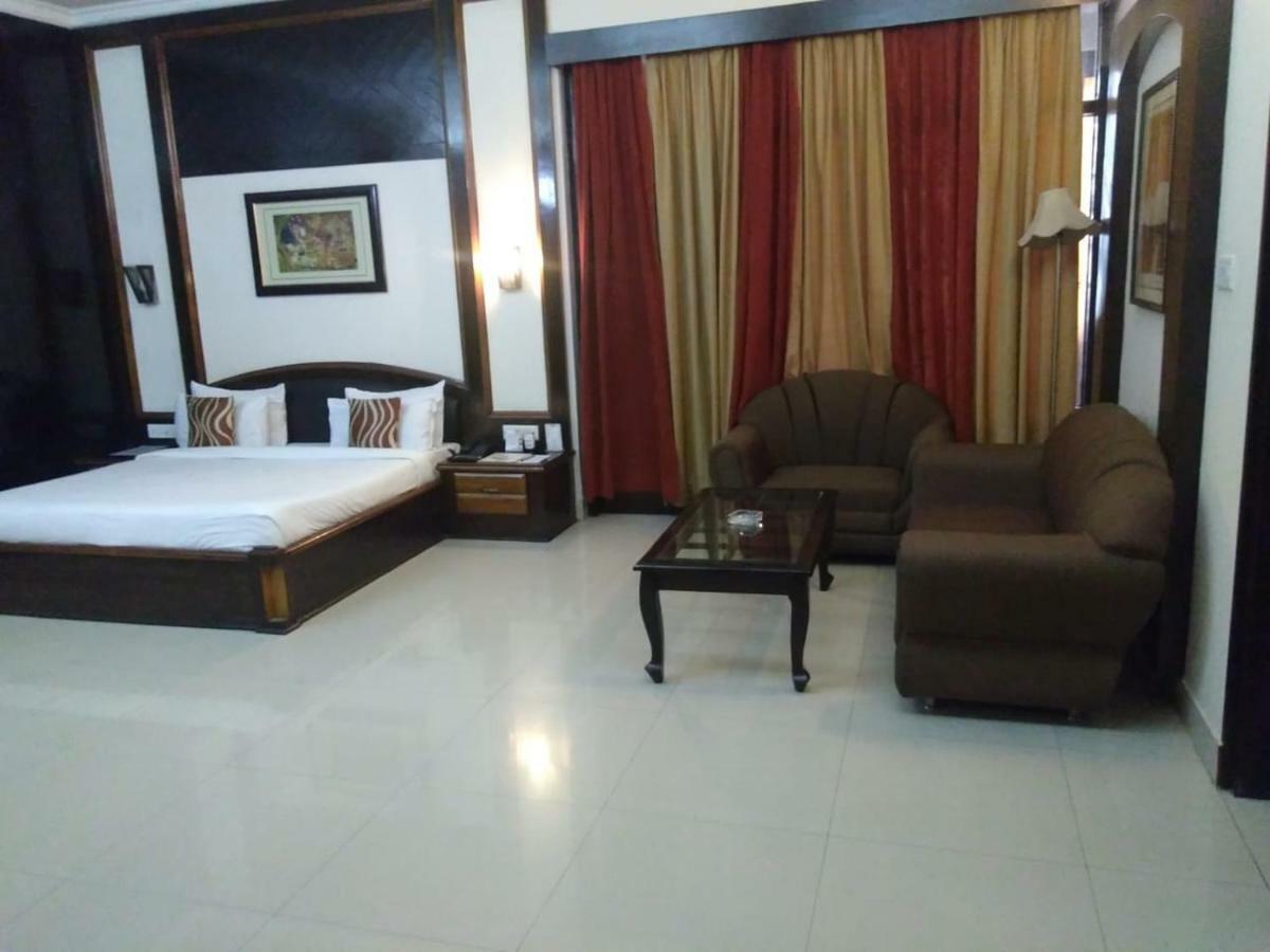 Hotel Rudra Continental Rudrapur Dış mekan fotoğraf