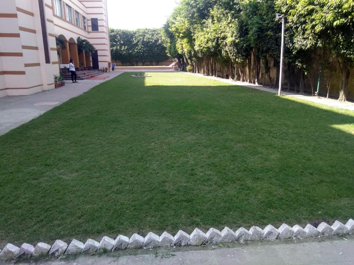 Hotel Rudra Continental Rudrapur Dış mekan fotoğraf
